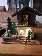 Weihnachtliches Wichtelhaus mit LED-Beleuchtung