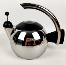 Kultiger AMC Wasserkocher Flötenkessel 769026 – Postmoderne Kugelform Edelstahl