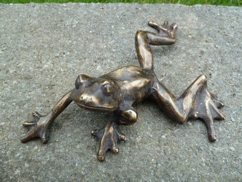 Frosch liegend bronze garten - liegend,