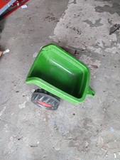 Trettraktor mit Anhänger, Grün