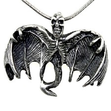 Anhänger fliegender Satan mit stilisiertem Pferdefuß