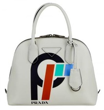 PRADA Leder Promenade