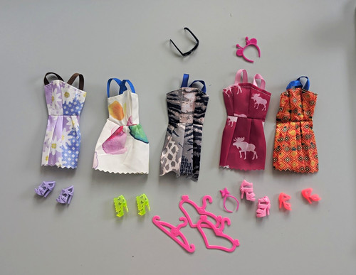 Puppenkleidung accessoires - &,