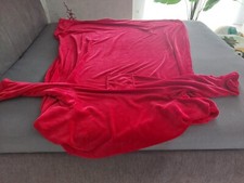 Kuscheldecke 150 X 240 rot mit Ärmeln