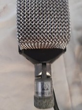 AKG D12