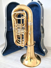 Vierventilige Bb-Tuba mit Rollkoffer