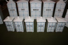 Jugendstil, Keramik, Roesler, 18-tlg. zzgl. 9 Deckel & 2 Stopfen, Dec. 2900/411