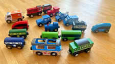 Holzfahrzeuge / Holzeisenbahn Fahrzeuge Set – 15 Teile, kompatibel mit Brio & Co