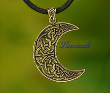 Keltisches Mond-Amulett  mit filigranem Knotenmotiv