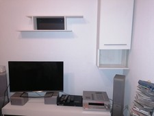 weiss/schwarze Wohnwand