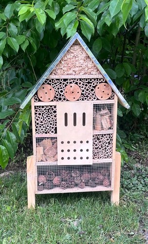 Großes insektenhotel - großes,