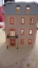 Playmobil 5303 Dollhouse Romantisches Puppenhaus XXL mit Extra Etage und Möbel