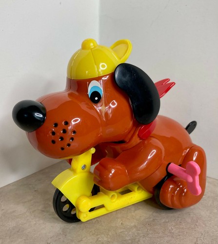 Vintage wind beagle dog on - wind,