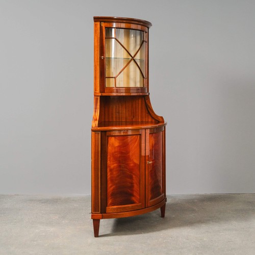 Elegante eckvitrine - elegante,