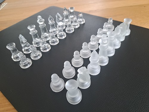 Schachfiguren glas - schachfiguren,