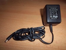 Stecker-Netzteil 7,5 V _300 mA , 3,5 mm Rundstecker/+Innen/-Außen