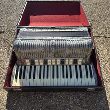 Hohner Akkordeon TANGO  V M