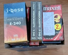 30 VHS Leerkassetten; ggf. mit Aufnahmen; nicht überprüft; teils Kassenbons