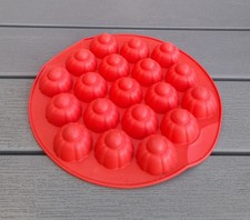 Tupperware Silikonform Kronjuwelen Pralinen Eiswürfel mini Gugelhupf rot Tupper 