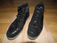 Schuhe in Übergrösse  48