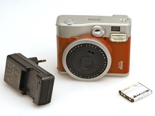 FUJIFILM Sofortbildkamera instax mini 90 Neo Classic mit Instax Lens 60mm