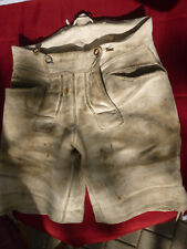 Alte,  uralte Lederhose, kurz