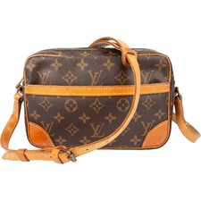 Louis Vuitton Canvas Monogram Trocadero 23 Crossbody Bag Tasche