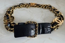 Vintage CHANEL CC Logo