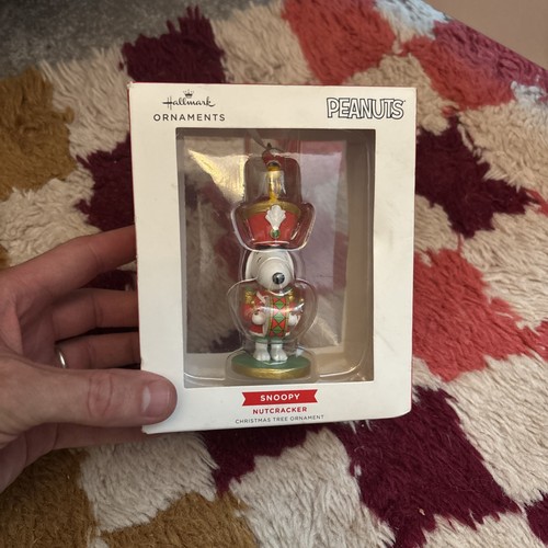 Hallmark peanuts snoopy - hallmark,