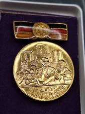 DDR NVA Orden Ehrenmedaille 1949-1979 Tag der DDR 30 Jahre Arbeiter Militaria