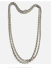 Lange antike Bohnenkette