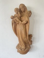 grosse geschnitzte Holzfigur