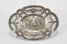 C26S04- Silber 800 Schale mit Relief Putti mit Vogelnest