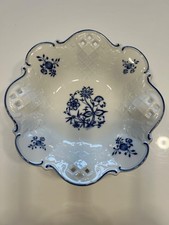 Zwiebelmusterschale auf 4