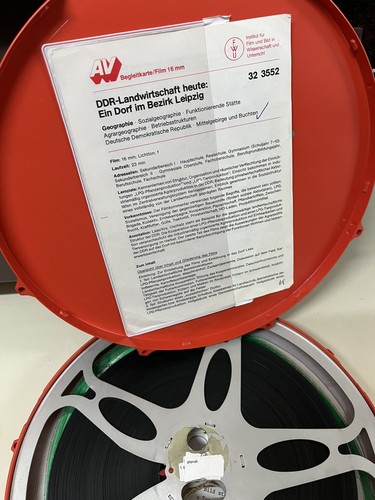 16mm film ein - dorf, im