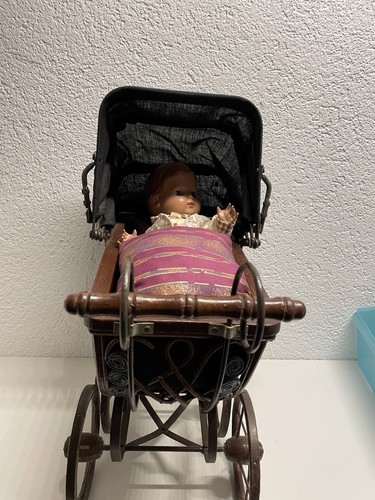 Puppenwagen mit