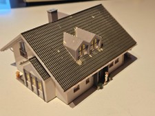 Kibri ?? HO modernes Einfamilienhaus der 2000er lila  160 mm x 130 mm /10