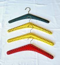 4 Kleiderbügel Kunstleder