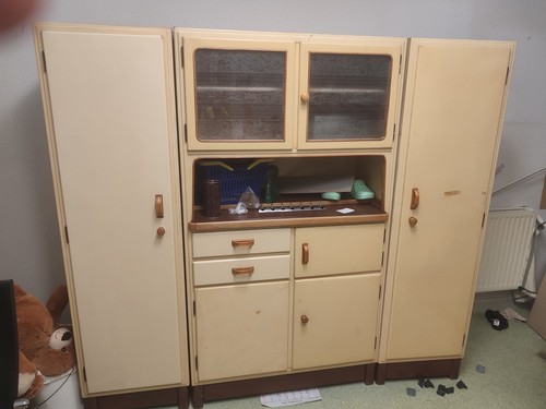 Schrank sehr alt von - schrank, oma