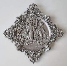 Toller alter Relief Wandteller