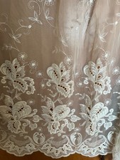 UNBESCHREIBLCH SCHÖNE alte GROßE GARDINE 300x 140 ungerafft 910cm BESTICKT !