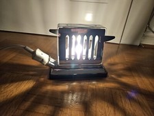 Alter Toaster als Lampe Chrome