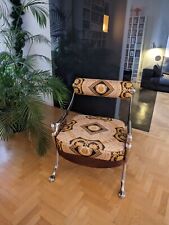 Luxuriöser Sessel mit Original-Versace-Bezug