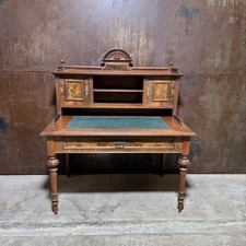 Alter Schreibtisch, Sekretär