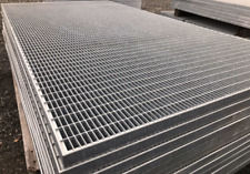 GITTERROST ENGMASCHIG 33x11 44x11 o.22 PODEST TREPPE BALKON TERRASSE GITTERROSTE