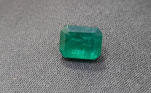 Karat natürliches grün - 3.85,