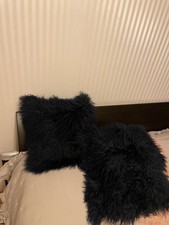 BUTLERS Tibetlammfell Kissen Kissenbezüg 40x40cm  Dunkelblau lockiges Lammfell