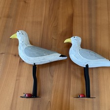 Deko-Gänse, 2 Stück,  25 und 23 cm hoch, aus Holz, weiß/grau