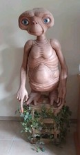 E.T LEBENSGROßE FIGUR ET LEBENSGROSS