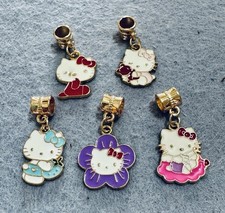 5 Charms Anhänger Hello Kitty basteln Modeschmuck Armband